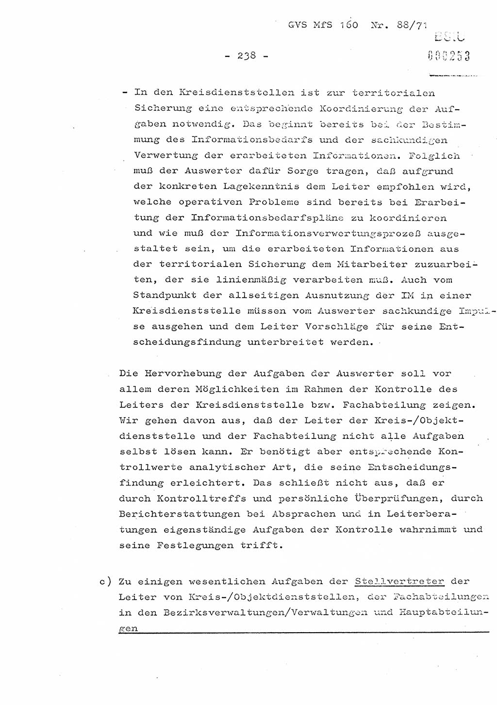 Dissertation Oberstleutnant Josef Schwarz (BV Schwerin), Major Fritz Amm (JHS), Hauptmann Peter Gräßler (JHS), Ministerium für Staatssicherheit (MfS) [Deutsche Demokratische Republik (DDR)], Juristische Hochschule (JHS), Geheime Verschlußsache (GVS) 160-88/71, Potsdam 1972, Seite 238 (Diss. MfS DDR JHS GVS 160-88/71 1972, S. 238)