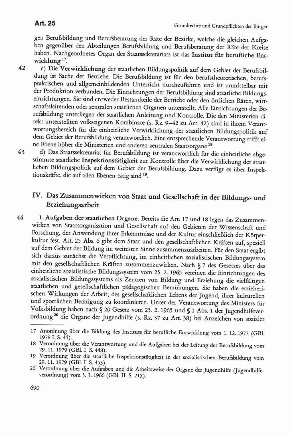 Die sozialistische Verfassung der Deutschen Demokratischen Republik (DDR), Kommentar 1982, Seite 690 (Soz. Verf. DDR Komm. 1982, S. 690)