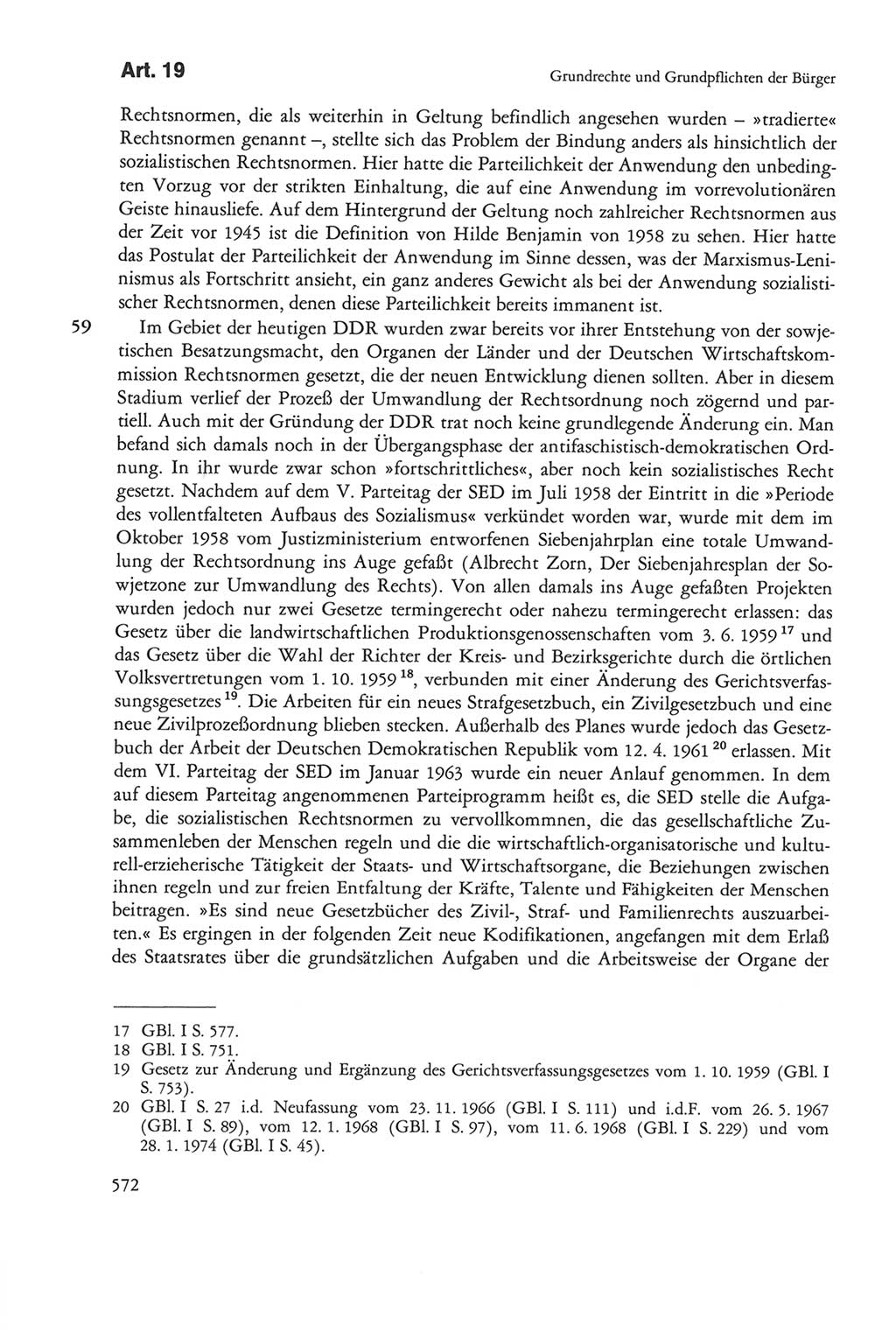 Die sozialistische Verfassung der Deutschen Demokratischen Republik (DDR), Kommentar mit einem Nachtrag 1997, Seite 572 (Soz. Verf. DDR Komm. Nachtr. 1997, S. 572)